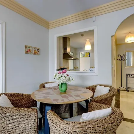 Apartamento First Line *
